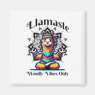 Bunte Lama meditierend für Yoga-Liebhaber Magnet