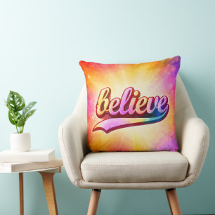 Bunte typografische Inspirationssprüche glauben Kissen