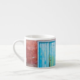 Bunte Wand, Tür und Fensterläden Espressotasse