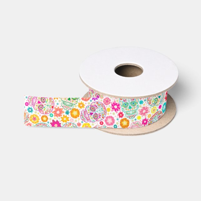 Bunte Zuckerschädel-und -Blumen-Fiesta auf Weiß Satinband (Spule)