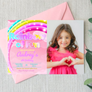 Bunter Regenbogen-Spaß mit Landschaftsbild Einladung