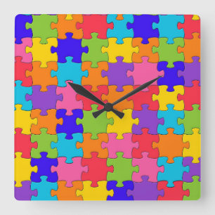 Buntes Puzzle bessert glücklichen Puzzler aus Quadratische Wanduhr