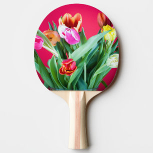 Buquet of tulips on red tischtennis schläger