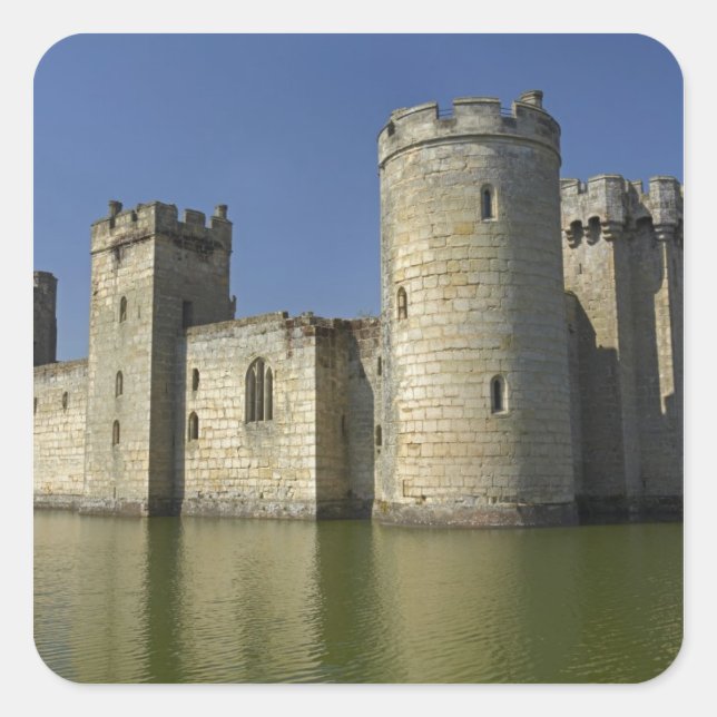 Burg Bodiam (1385), in Moat, Ost Quadratischer Aufkleber (Vorderseite)