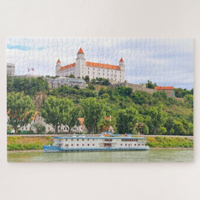 Burg Bratislava, Donau, Slowakei (Horizontal)