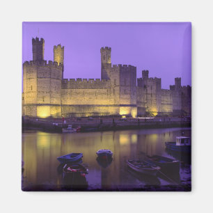 Burg Caernarfon bei Nacht, Gwynedd, Wales Magnet