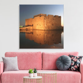 Burg Paphos mit Spiegelungen bei Sonnenuntergang Leinwanddruck