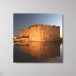 Burg Paphos mit Spiegelungen bei Sonnenuntergang Leinwanddruck