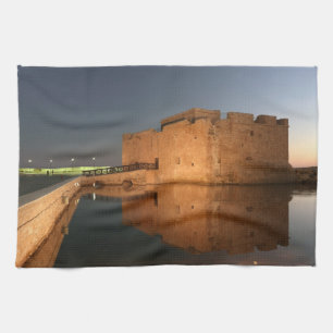 Burg Paphos und Denkmäler bei Sonnenuntergang Geschirrtuch