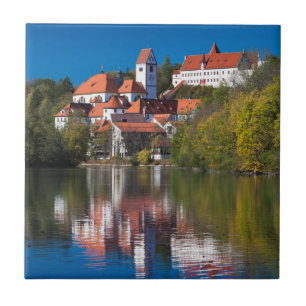 Burg und Abby am Fluss Fliese