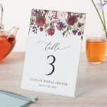 Burgund-Blume, rosa Blume, Boho-Tischnummern Sockelschild<br><div class="desc">Fügen Sie Ihrem Brautparty eine persönliche Touch mit diesen stilvollen und unvergesslichen Party hinzu! Das Design ist bordeauxrot,  rot und lila,  Aquarellfarben,  Blume und Grün auf weißem Hintergrund.</div>