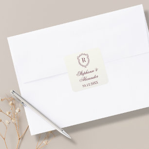 Burgund & Elfenbein-Monogramm-Wappen Hochzeit im S Quadratischer Aufkleber