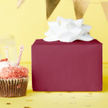 Burgund Geschenkpapier<br><div class="desc">Burgund ist eine tiefe,  reiche Farbe,  die dunkles Rot mit Untertönen von Lila und manchmal Braun mischt. Sie wird oft als raffiniert,  luxuriös und warm beschrieben,  ähnlich der Farbe von Rotwein aus der Region Burgund in Frankreich.</div>