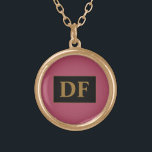 Burgund mit Gold-Initialen Vergoldete Kette<br><div class="desc">Diese Halskette zeichnet sich durch reiche bordeauxfarbene und goldene Initialen aus und schafft so ein einzigartiges und raffiniertes Aussehen,  das jedes Outfit ergänzt. Passen Sie es mit Ihren Initialen oder denen eines geliebten Menschen an,  sodass es ein bedeutendes Accessoire oder ein herzliches Geschenk ist.</div>