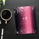 Burgund-Rosa-Glitzer-Monogramm 2025 Planer<br><div class="desc">Ein bordeauxroter Hintergrund mit rosa Imitaten Glitzer Staub. Personalisieren und fügen Sie Ihre Monogramm-Initialen,  den Namen und ein Jahr 2023 (oder ein Jahr) hinzu</div>