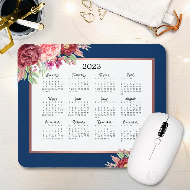Burgund Rose Floral Navy Blue 2023 Kalender Mousepad (Von Creator hochgeladen)