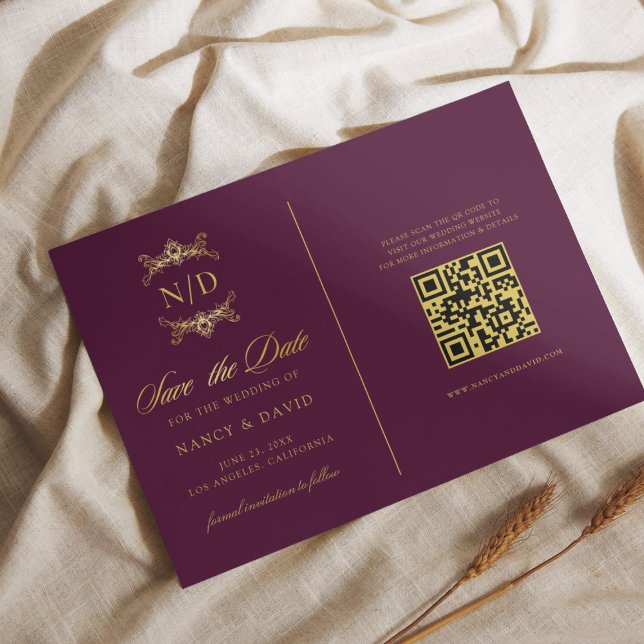 Burgund-und-goldenes Monogramm QR-Code-Hochzeit Save The Date (Von Creator hochgeladen)