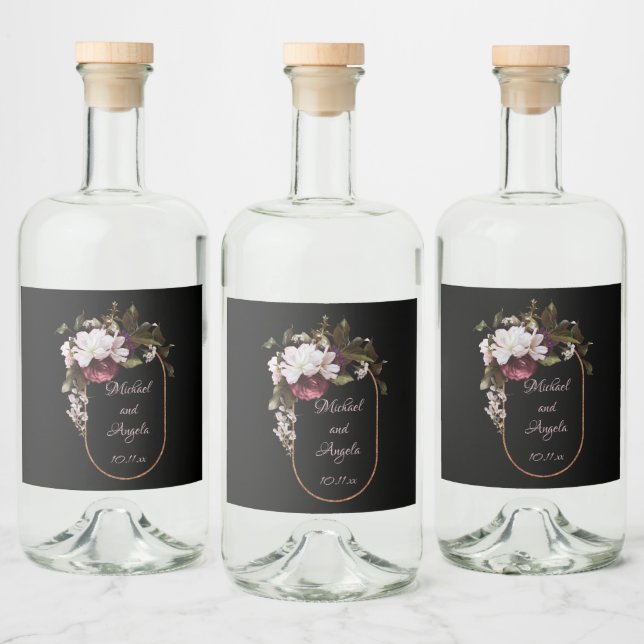 Burgund und Rosa Rosa Florals auf Schwarz Alkoholflaschenetikett (Flaschen)
