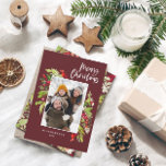 Burgund Weihnachtsgrün rustikal 1 Foto Feiertagskarte<br><div class="desc">Weihnachten Foto Aquarell Blumen und Blätter Urlaubskarte. Schönes Aquarell lackiertes Blattwerk und modernes Skript Text burgundy. Teil einer Sammlung.</div>