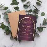 Burgunder Goldbogen 90. Geburtstag Save The Date<br><div class="desc">Eine Save the Date Karte für eine 90. Geburtstagsfeier. Ein bordeauxroter Hintergrund mit einem goldenen Bogen aus Imitaten. Personalisieren und fügen Sie ein Datum und Ihren Namen. Der Text: Neunzig und Save the Date ist mit einem großen trendigen handgeschriebenen Stil geschrieben.</div>