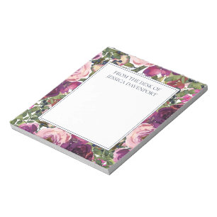 Burgunder-Rosa-Blüten-Blattwerk Von Schreibtisch Notizblock