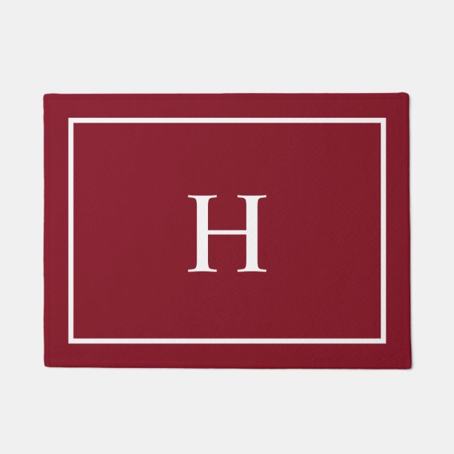 Burgunderrote elegante moderne Monogramm Fußmatte (Vorderseite)