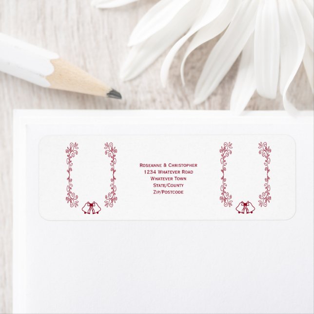 Burgundy Bells Scrollwork Wedding Rücksendeadresse (Insitu)