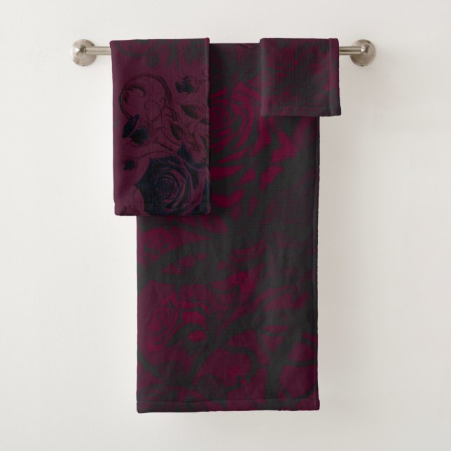Burgundy & Black Dark Garden Gothique Glam (En situation)