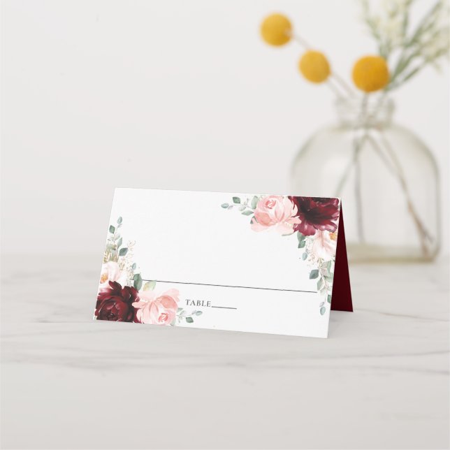 Burgundy Blush Floral Wedding Bridal Gastname Platzkarte (Vorderseite)