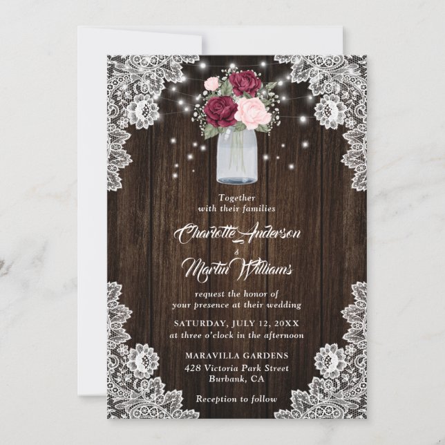 Burgundy Blush Mason Jar Lace Floral Wedding Einladung (Vorderseite)