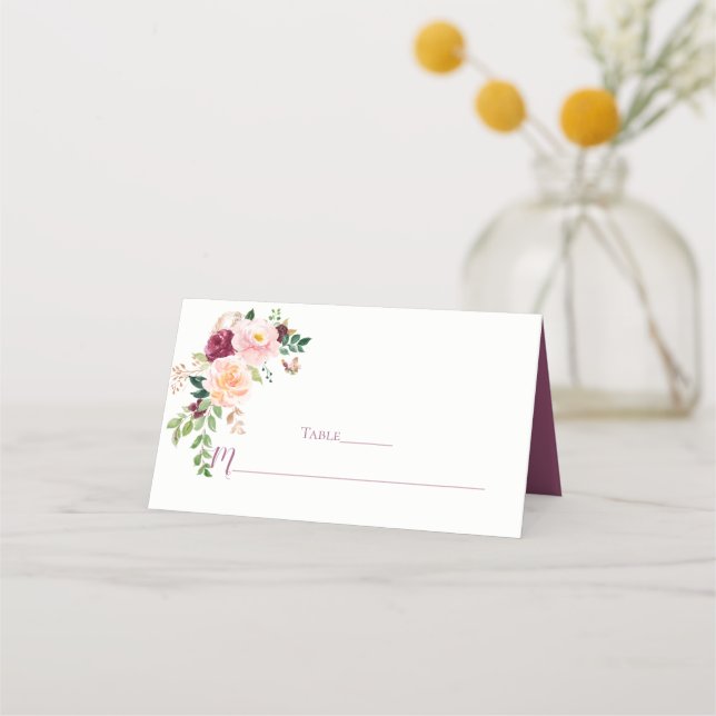 Burgundy Blush Mauve Floral Bouquet Platzkarten (Vorderseite)