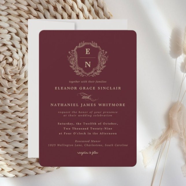 Burgundy Champagne Gold Wappen Monogram Wedding Einladung (Burgundy Champagne Gold Crest Monogram Wedding Invitation)