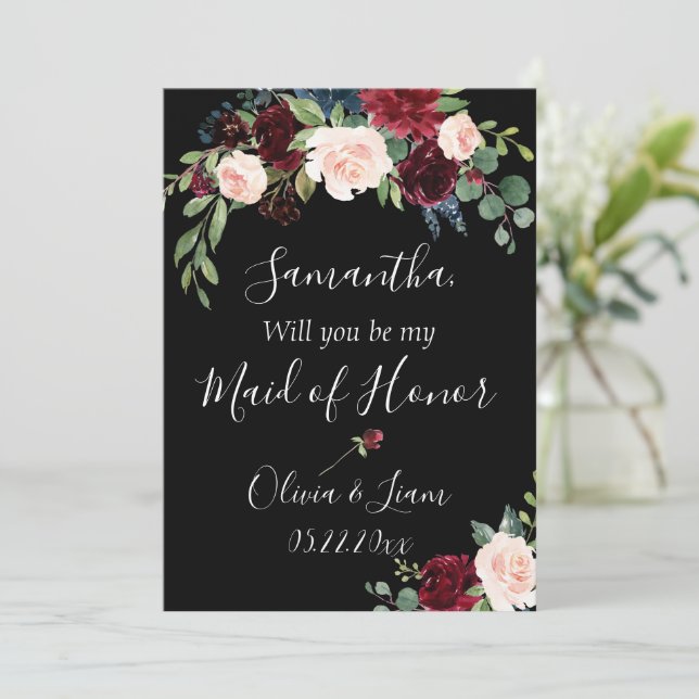 Burgundy Floral Elegant Rustikal sein meine Trauze Einladung (Stehend Vorderseite)