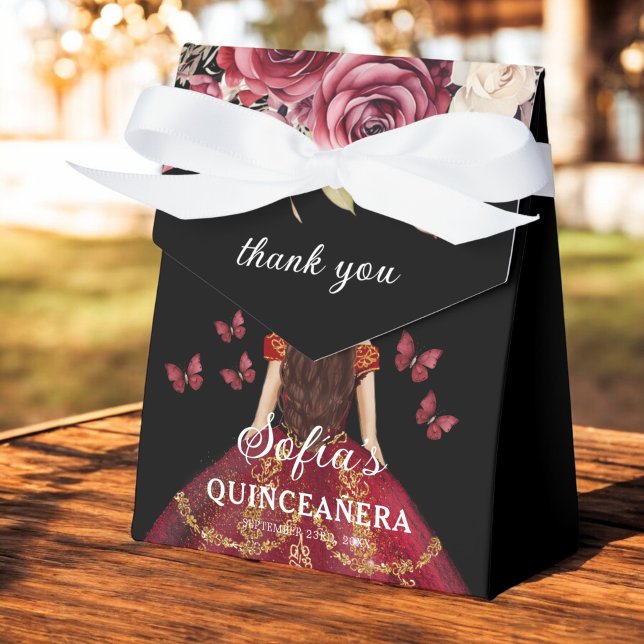 Burgundy Floral Quinceñera Butterfliegen Geschenkschachtel (Von Creator hochgeladen)