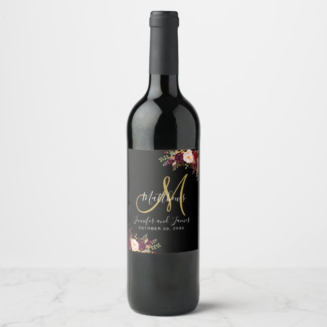 Burgundy Floral Rose Black Gold Monogram Wedding Weinetikett (Vorderseite)