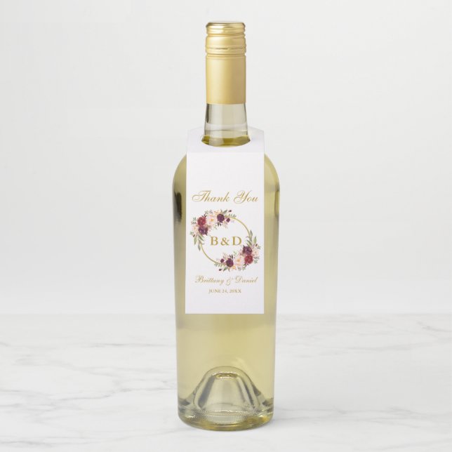 Burgundy Floral Wreath Gold Monogram Wedding Flaschenanhänger (Auf Flasche)