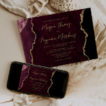 Burgundy Gold Agate Script Wedding Einladung<br><div class="desc">Die links Kulisse dieser modernen Hochzeitseinladung besticht durch eine bordeauxrote Aquarellgrenze mit vergoldetem Imitat-Glitzer. Der anpassbare Text kombiniert goldfarbene moderne Skripte,  Copperplate und kursiv Schriftart. Auf der Rückseite ist ein passendes Bordeaux- und Gold-Agate-Design.</div>