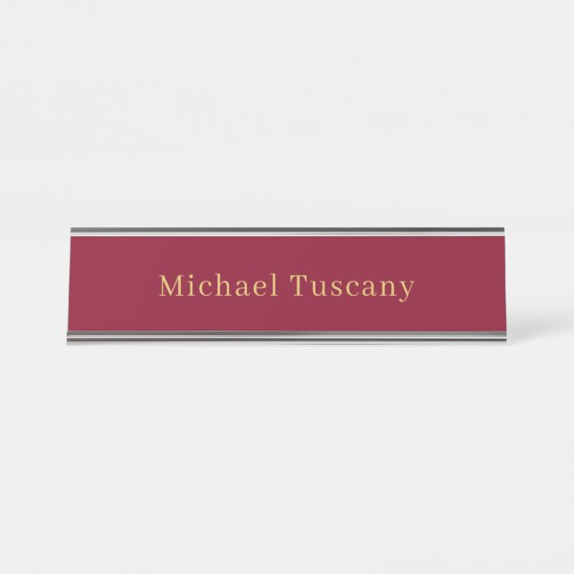Burgundy Gold Beruflich Trendy Minimalistisch Text Schreibtischnamensplakette (Vorderseite )