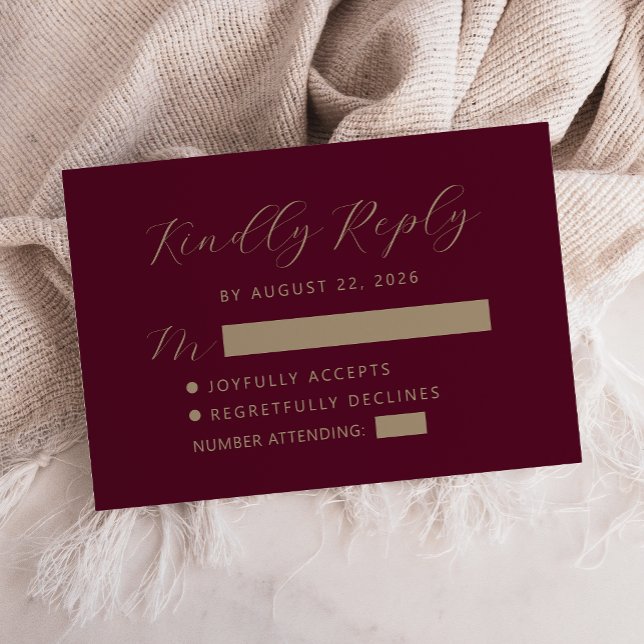 Burgundy Gold Script Wedding RSVP Karte (Von Creator hochgeladen)