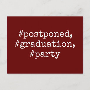 Burgundy Hashtag Zurückgezogene Graduierungspartei Postkarte