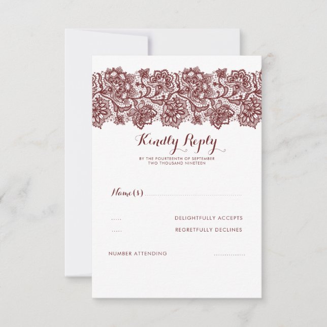 Burgundy Lace Wedding RSVP Karte (Vorderseite)