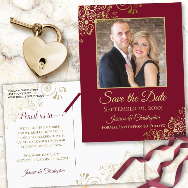 Burgundy Maroon & Gold Foto Save the Date Hochzeit Ankündigungspostkarte (Front/Back)