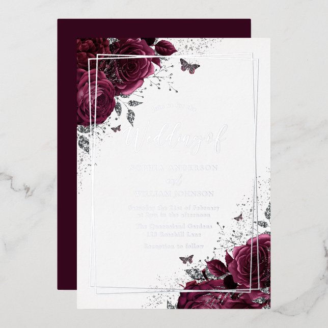 Burgundy Maroon & Silver Floral Wedding Folieneinladung (Vorderseite/Rückseite)