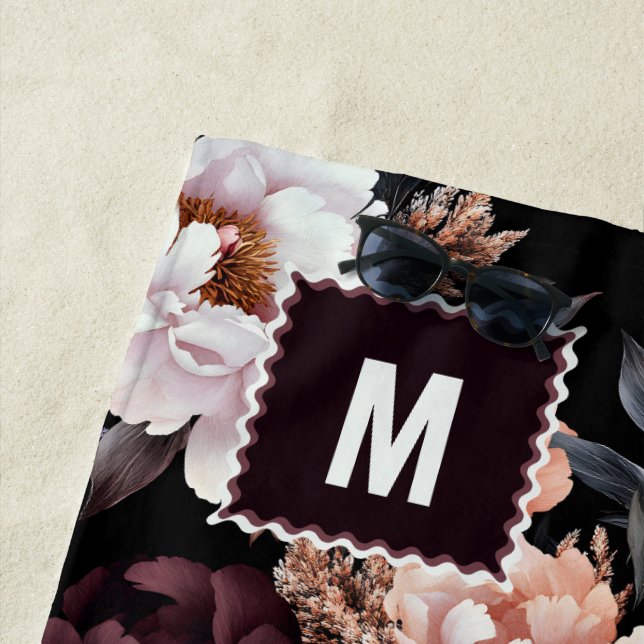 Burgundy Peonies Floral Pattern | Monogramm Strandtuch (Beispiel)
