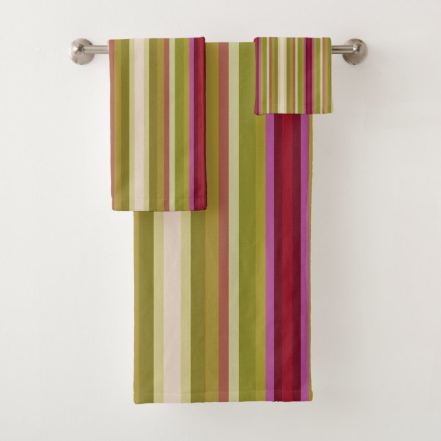 Burgundy Pink und Olive Green Badhandtuch Set (Insitu)
