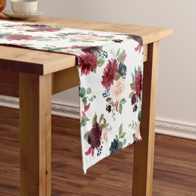 Burgundy Red Blush Blue Floral Kurzer Tischläufer (Beispiel)