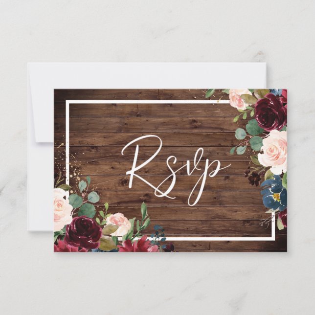 Burgundy Red & Blush Floral Rustic Wood Wedding RSVP Karte (Vorderseite)