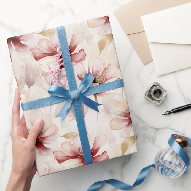 Burgundy Red Cream Floral Brautparty Geschenkpapier (Schenken)