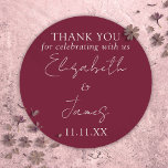 Burgundy Red Elegant Script Wedding Vielen Dank Runder Aufkleber<br><div class="desc">Diese bordeauxrot minimalistisch elegante Skript Hochzeit danke Ihnen Aufkleber kann mit Ihren Informationen in chic Typografie personalisiert werden. Entwickelt von Thisisnotme©</div>