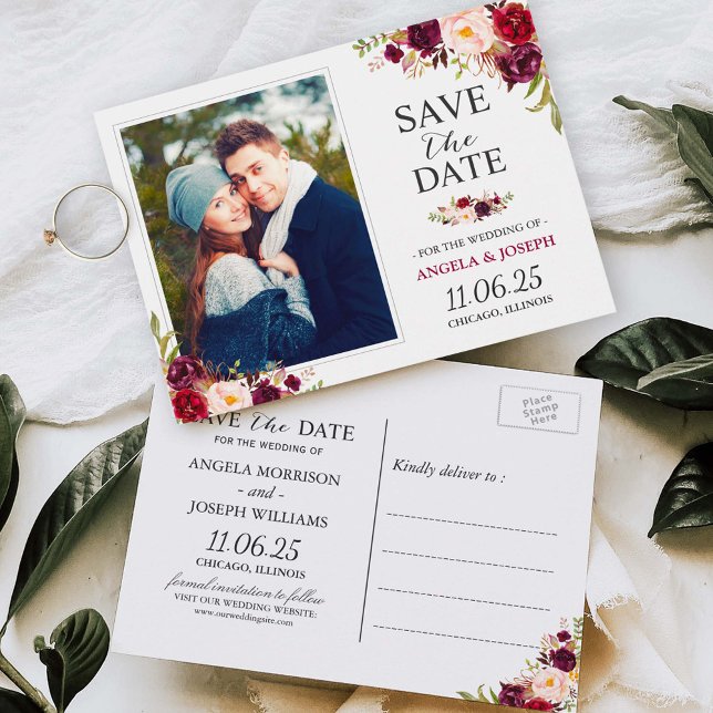 Burgundy Red Floral Chic Save the Date Foto Postkarte (Von Creator hochgeladen)
